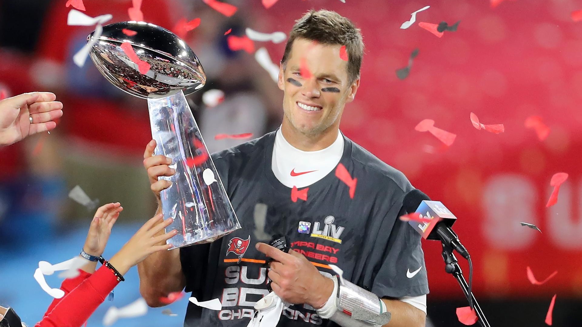 Tom Brady festeggia il Super Bowl