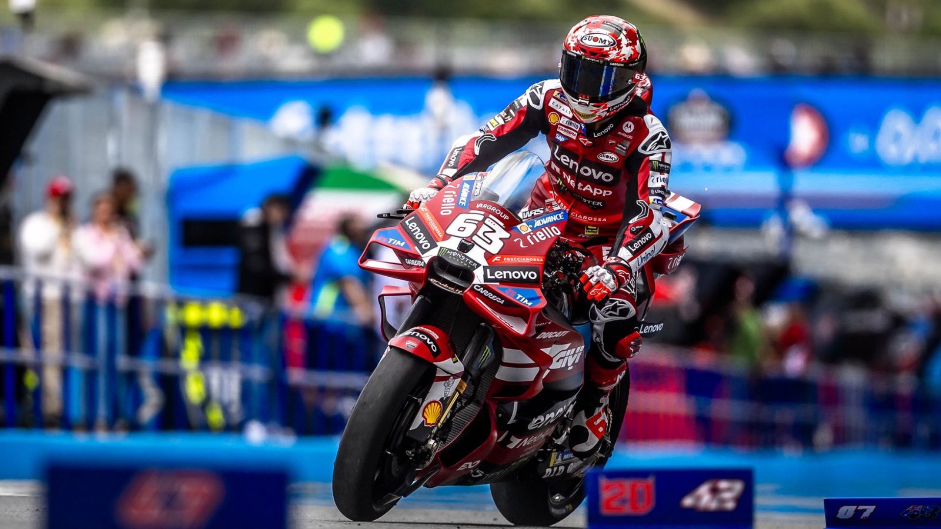 Pecco Bagnaia y su icónica respuesta para resumir la sprint con lluvia ...