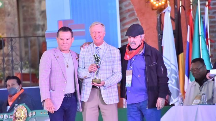 Julio Cesar Chavez - Jimmy Lennon Jr - Mario Martinez