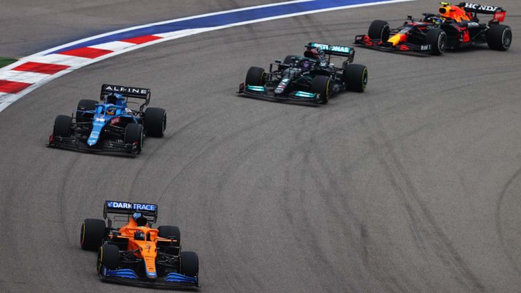 Fernando Alonso, Lando Norris, Lewis Hamilton, Checo Pérez, Alpine, McLaren, Mercedes, Red Bull, F1, GP Rusia, Sochi 2021