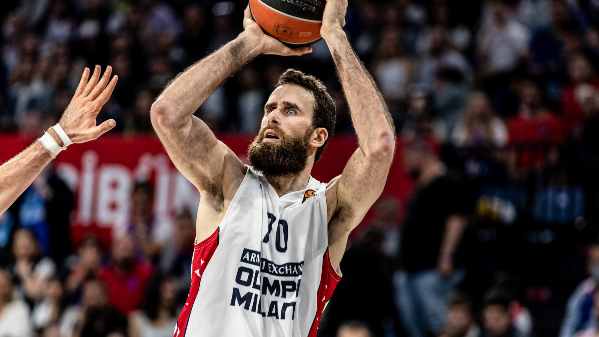 Basket 2021-22, Olimpia Milano, Gigi Datome impegnato in Eurolega contro l'Anadolu Efes
