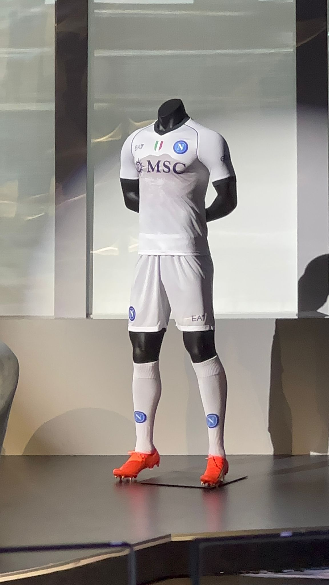 La maglia away del Napoli 2023-2024