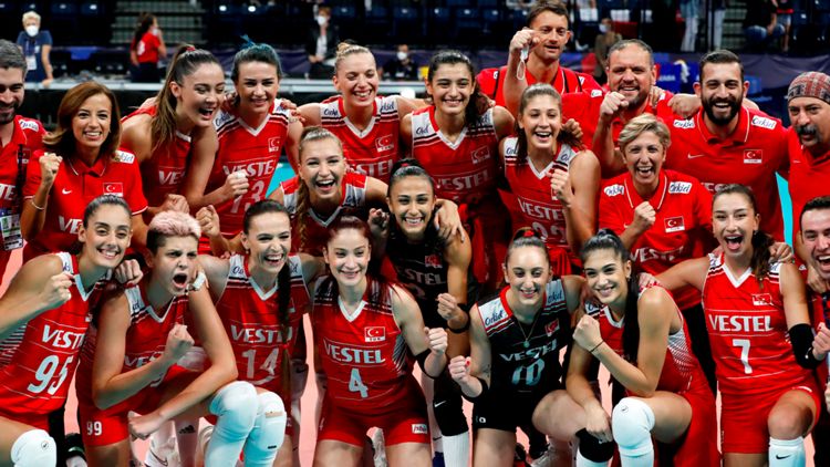 La squadra turca festeggia il bronzo