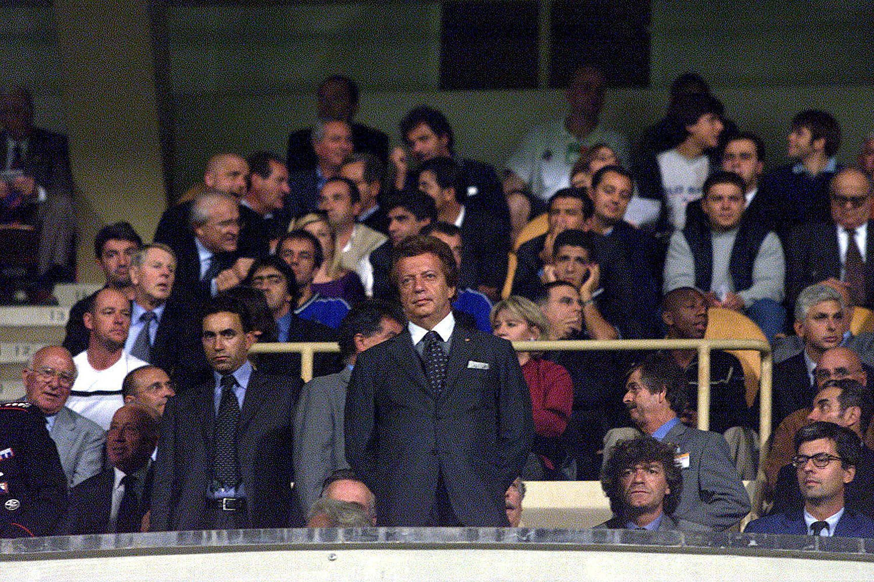 Vittorio Cecchi Gori assiste in tribuna a una partita della Fiorentina