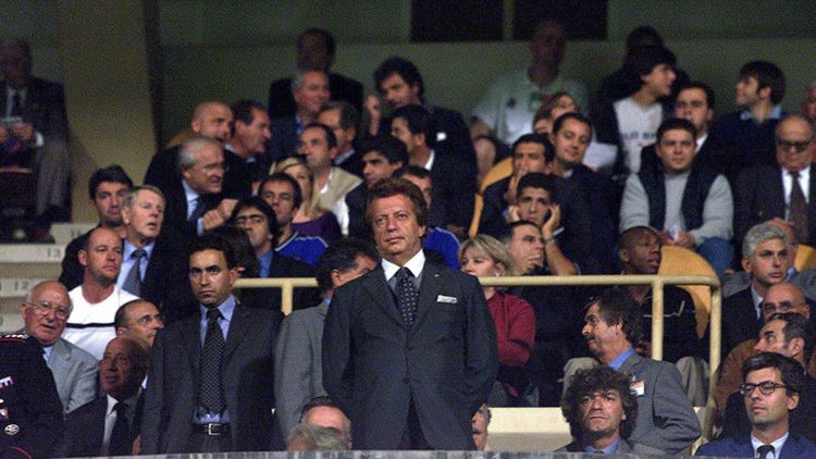 Vittorio Cecchi Gori assiste in tribuna a una partita della Fiorentina
