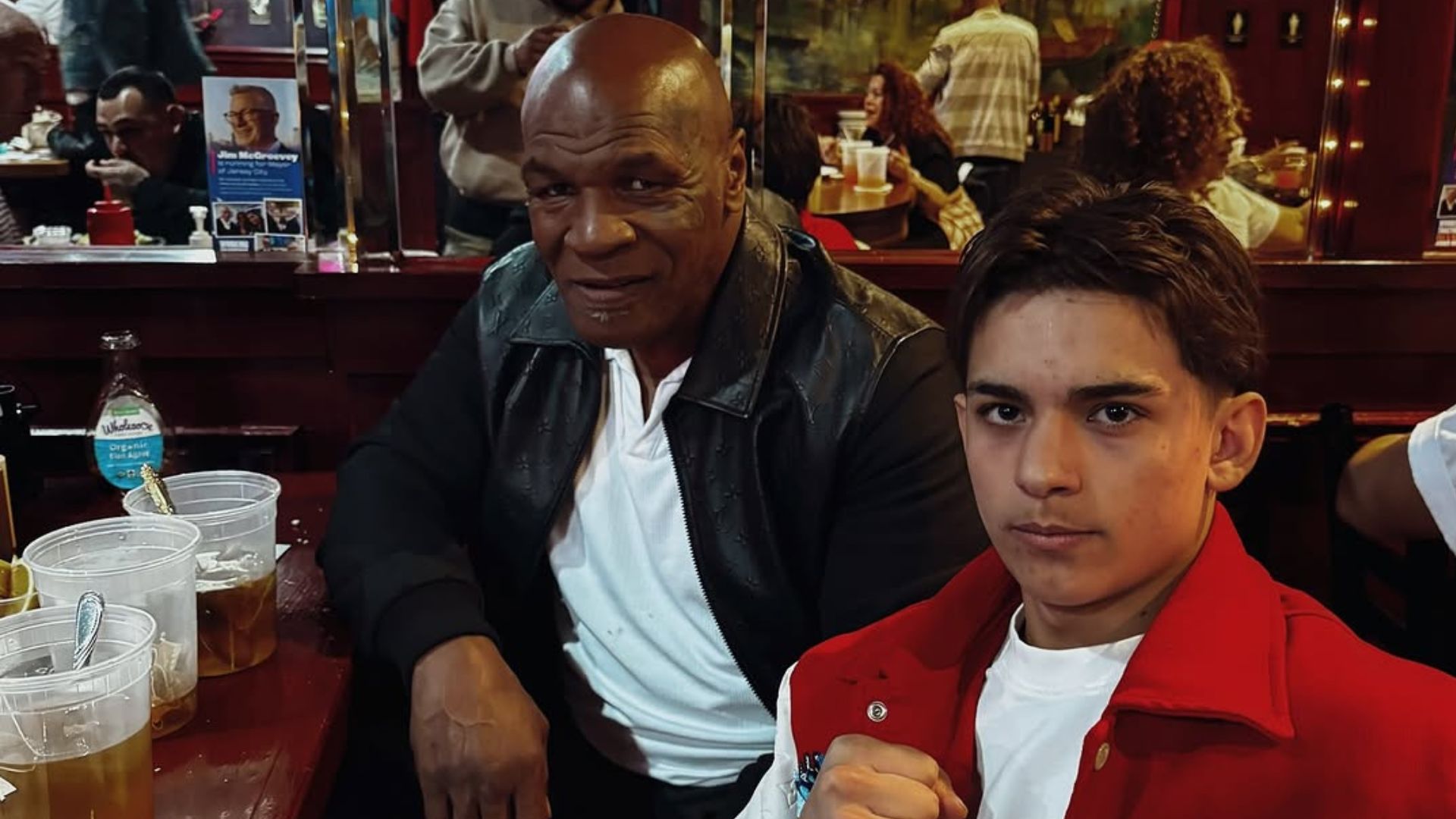 Arturo Gatti Jr. y Mike Tyson