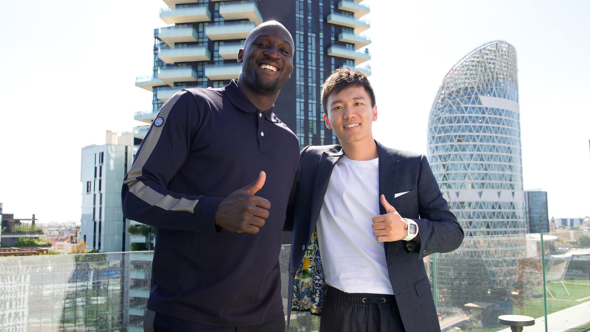 Lukaku e Zhang nella sede dell'Inter