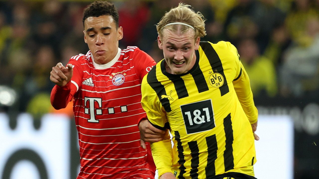 Jamal Musiala Julian Brandt FC Bayern BVB 08102022