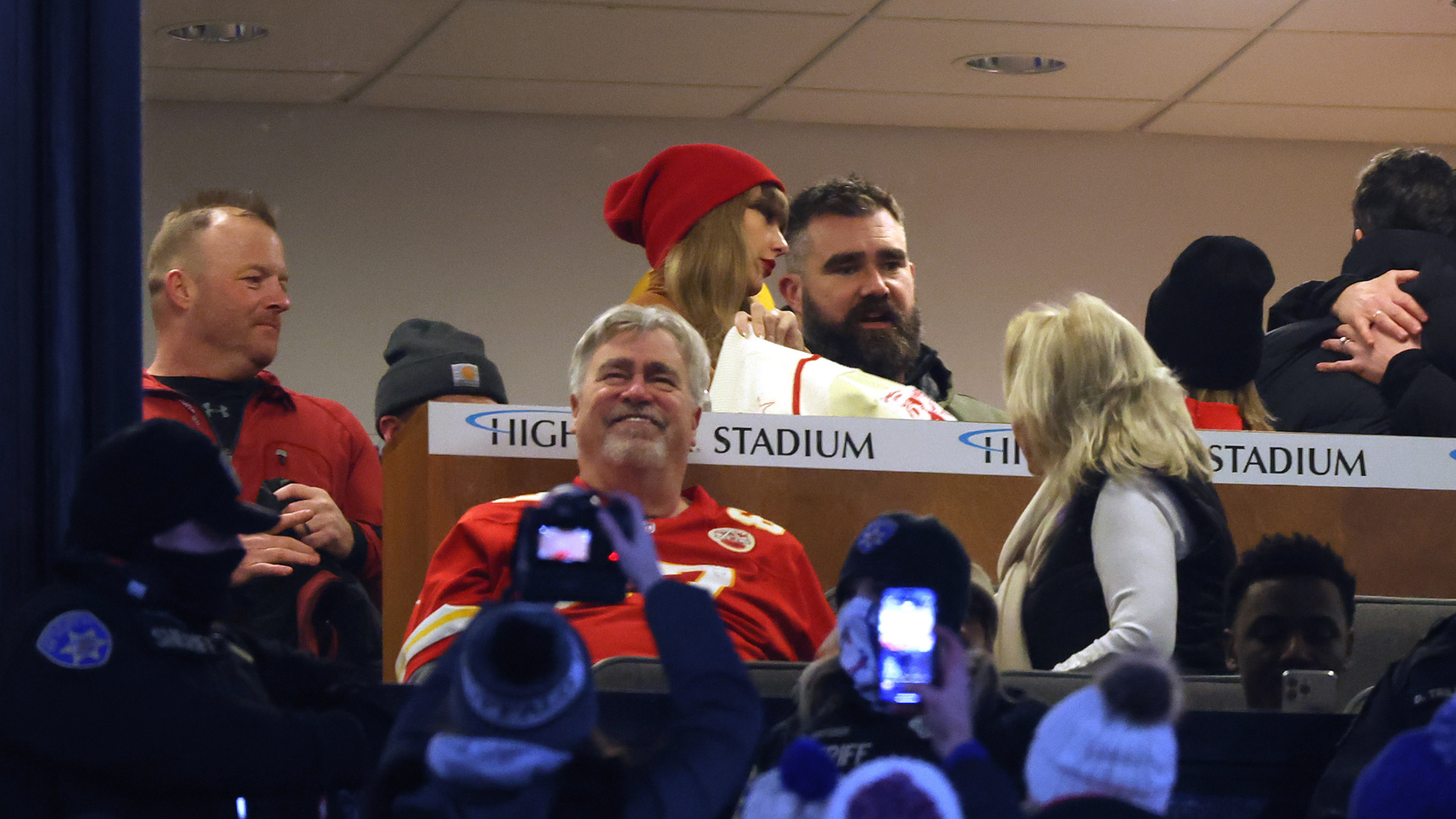 Jason Kelce Travis Kelce NFL