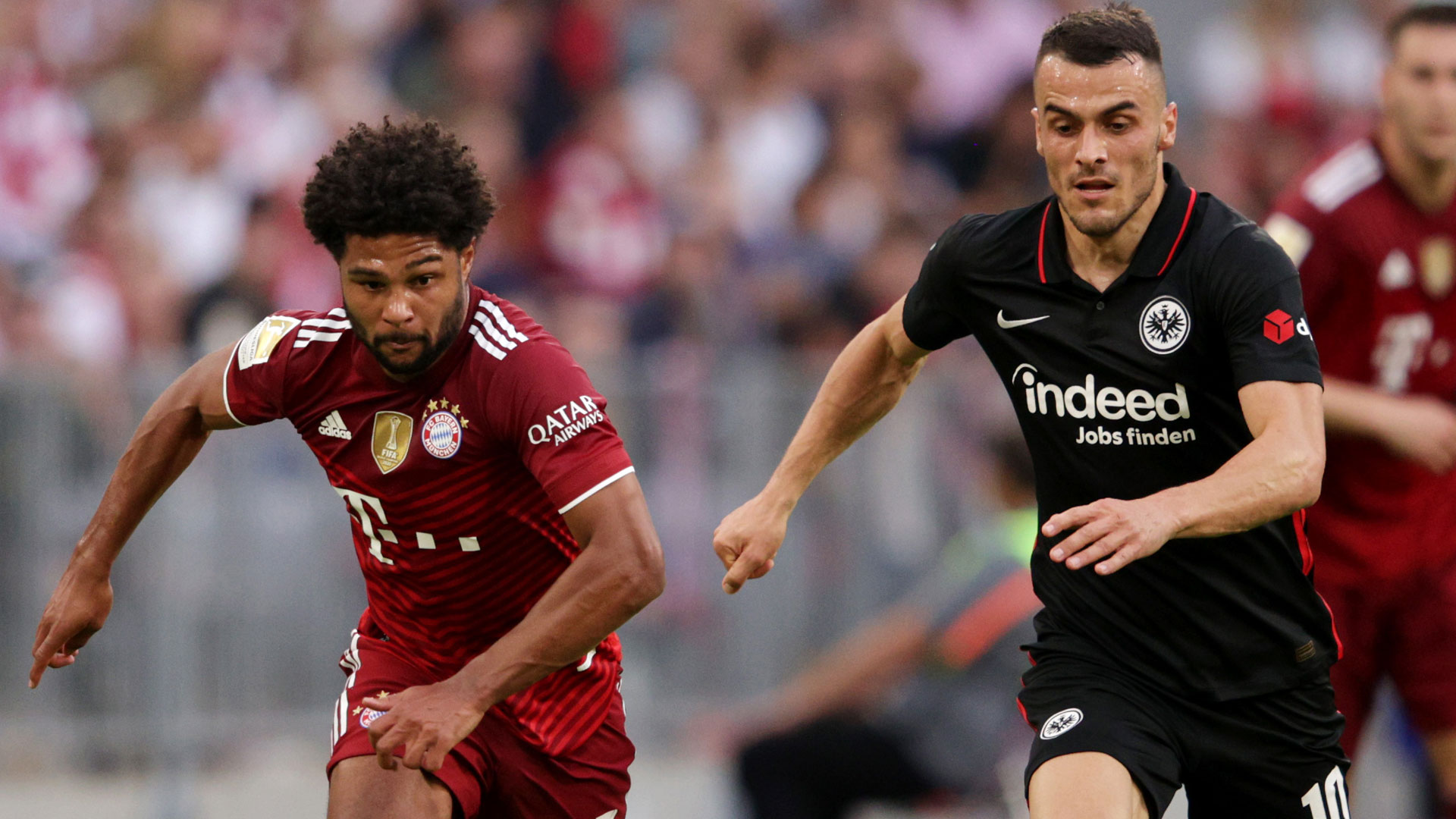 Serge Gnabry Filip Kostic FC Bayern München Eintracht Frankfurt Bundesliga 3102021