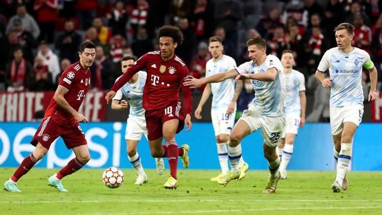 Leroy Sane Robert Lewandowski Illia Zabarnyi FC Bayern München Dynamo Kiew Champions League 29092021