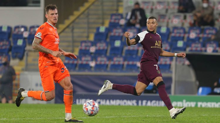 Martin Skrtel Kylian Mbappe Istanbul Basaksehir Paris Saint-Germain Champions League 2020