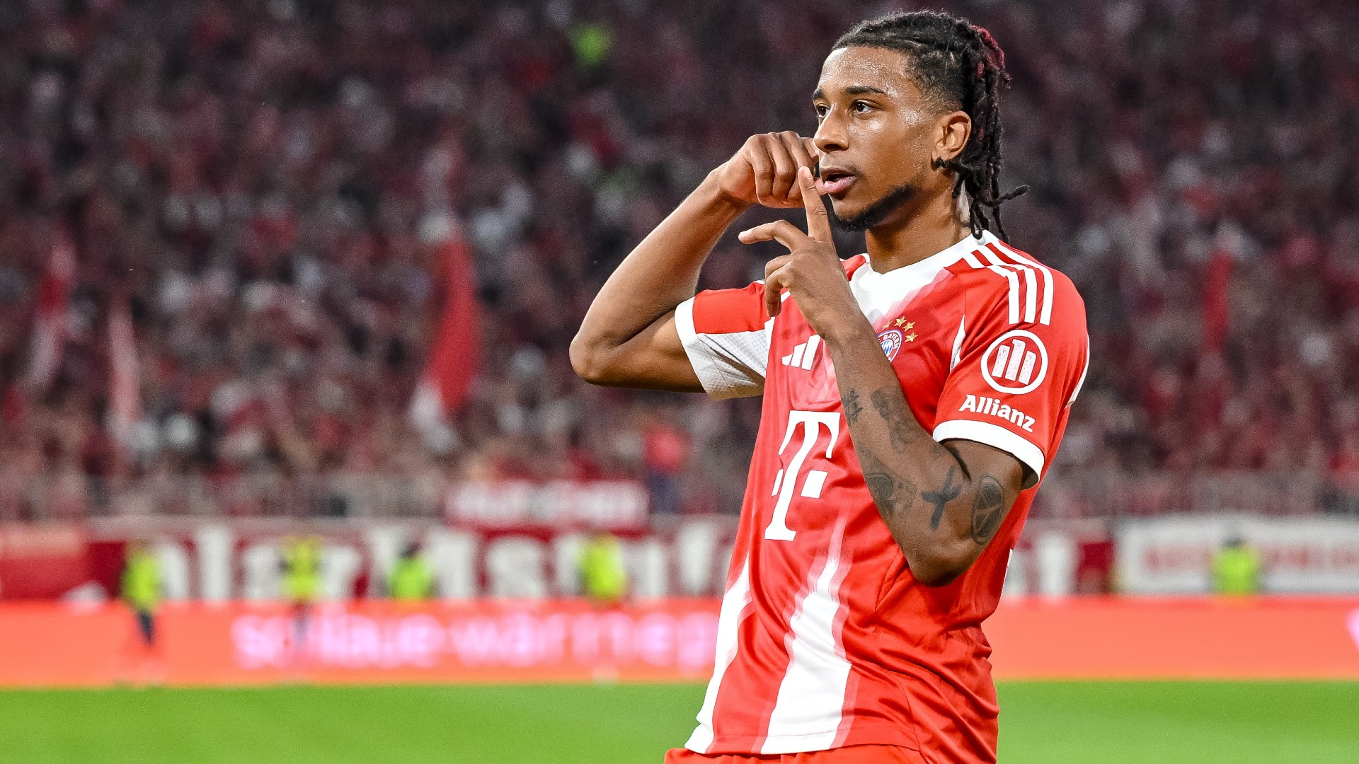 FC Bayern Michael Olise Bundesliga 220825