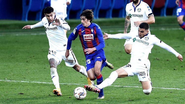 2021-11-22-bryan-gil-eibar