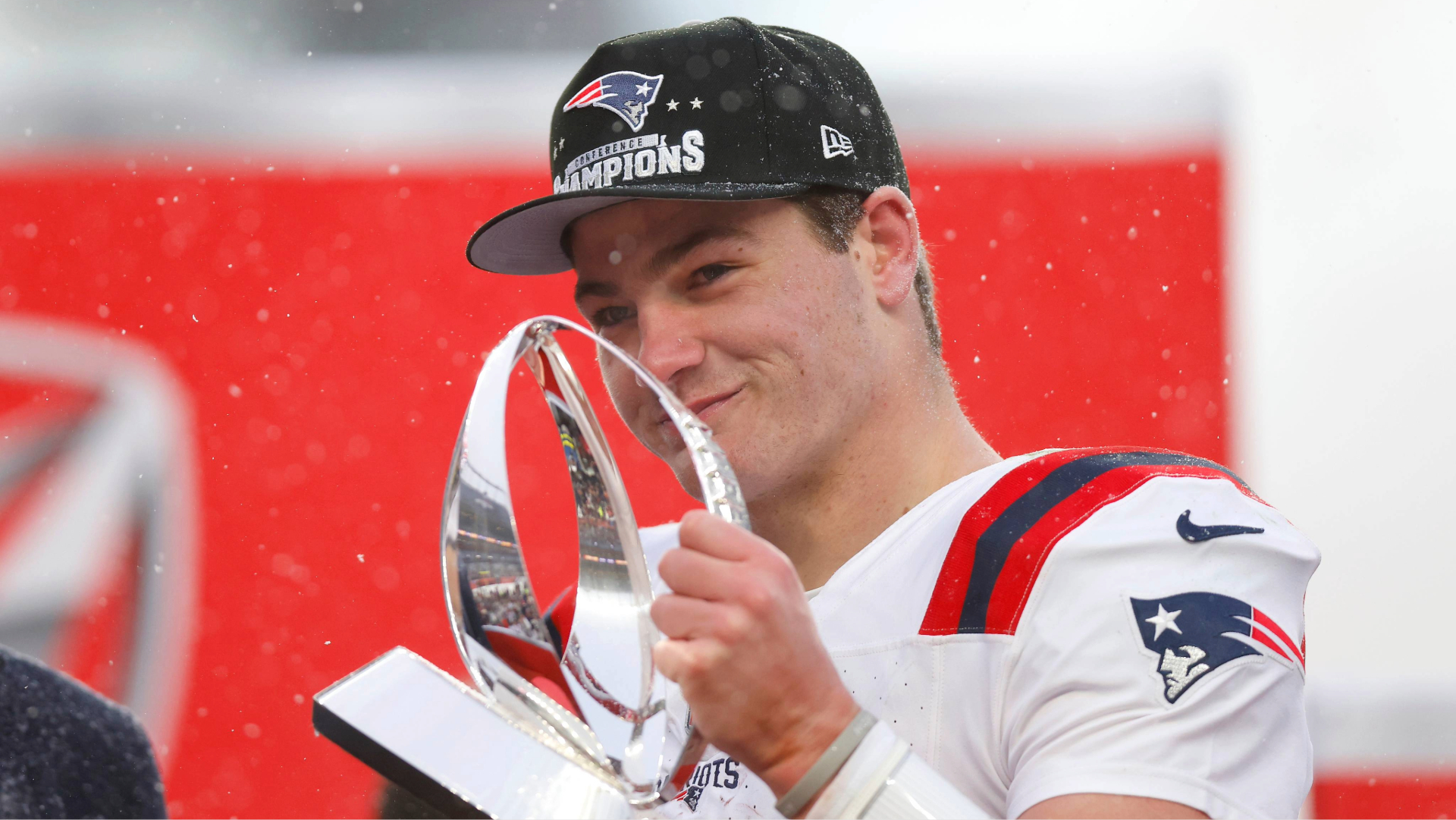 Drake Maye Patriots 16x9