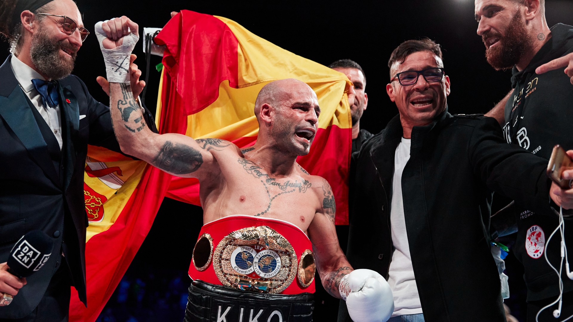 KikoMartinezCelebrating vs. Galahad