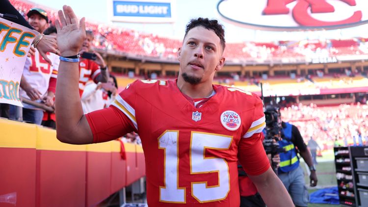 Mahomes 16x9