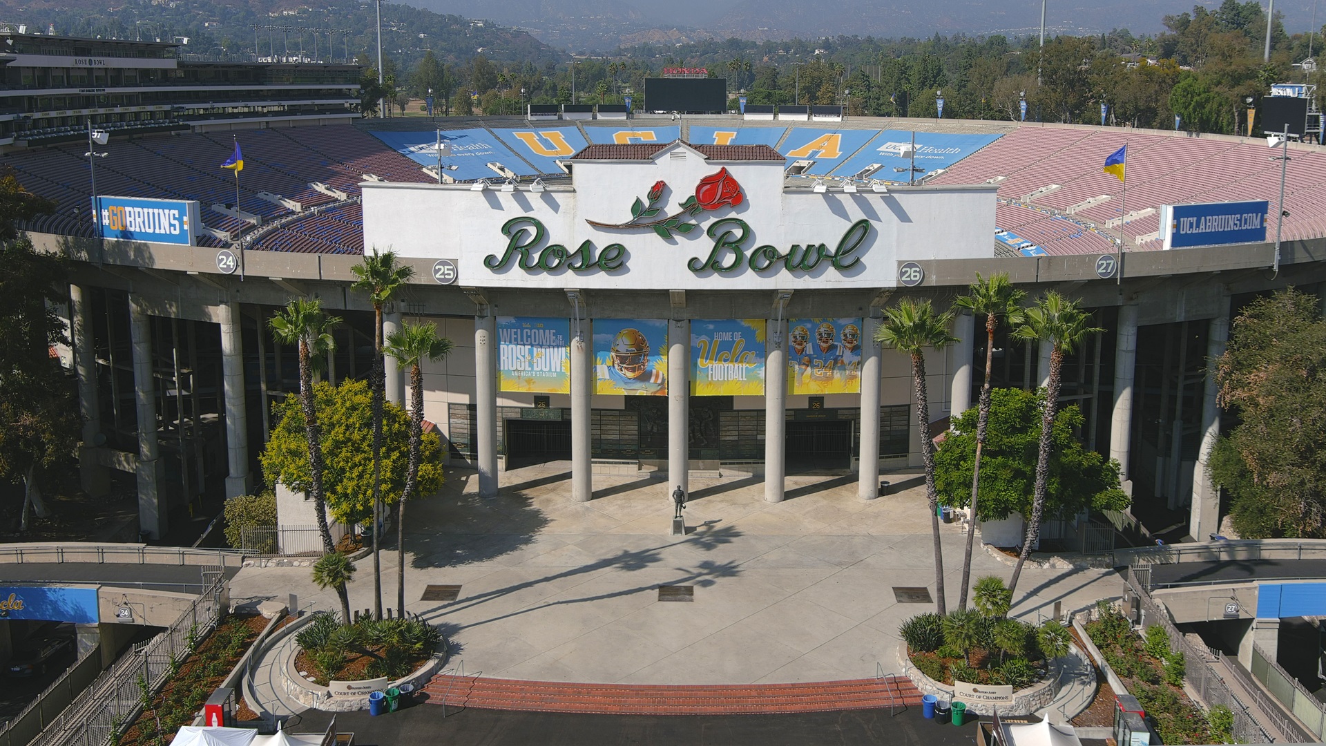 Visione frontale del Rose Bowl Stadium di Pasadena