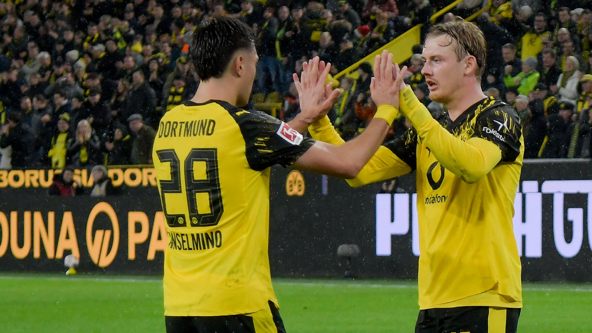 Julian Brandt Aaron Anselmino Borussia Dortmund Bundesliga 07122025