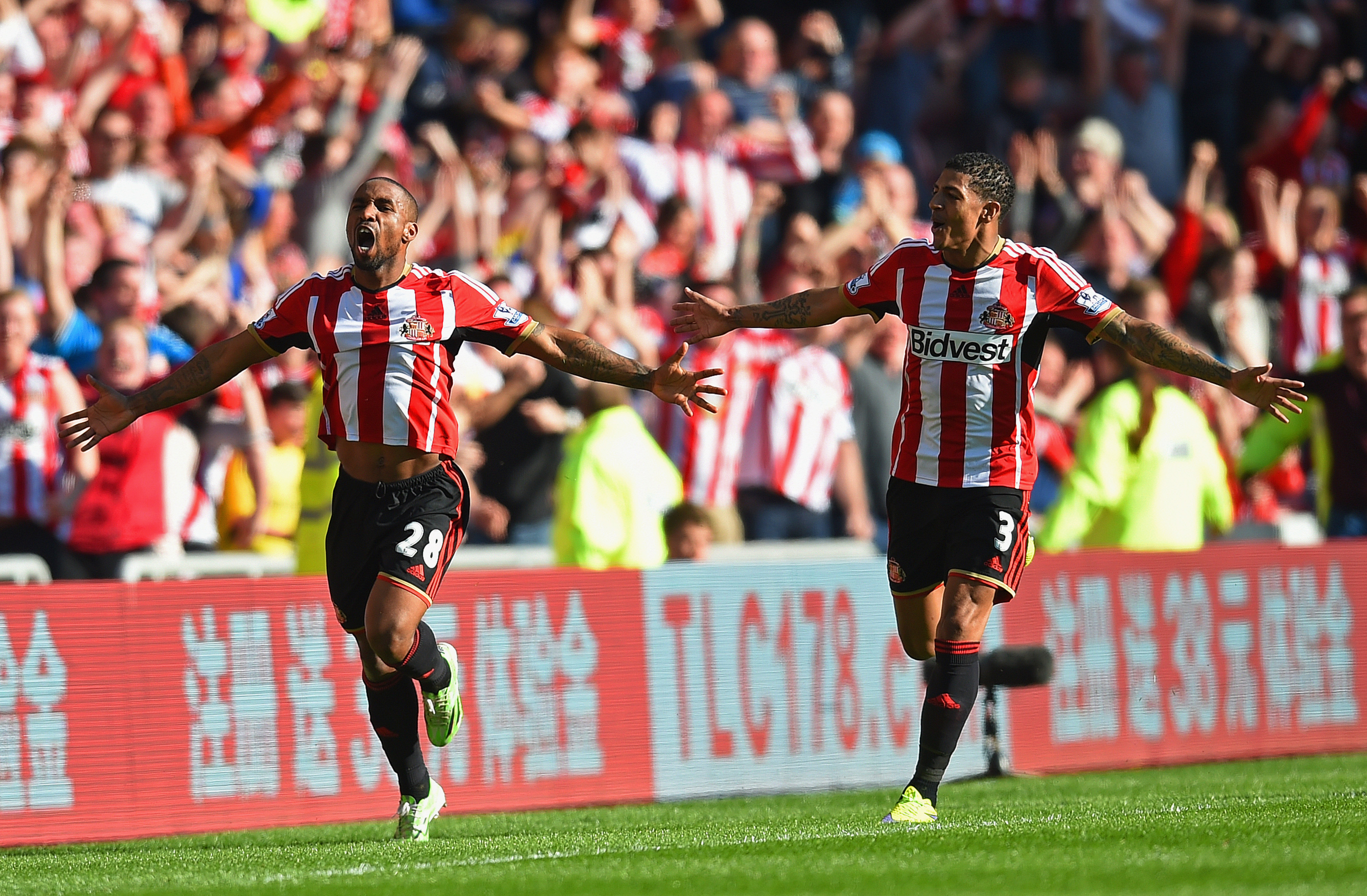 Defoe emotionally celebrates a long-range volley against Newcastle United