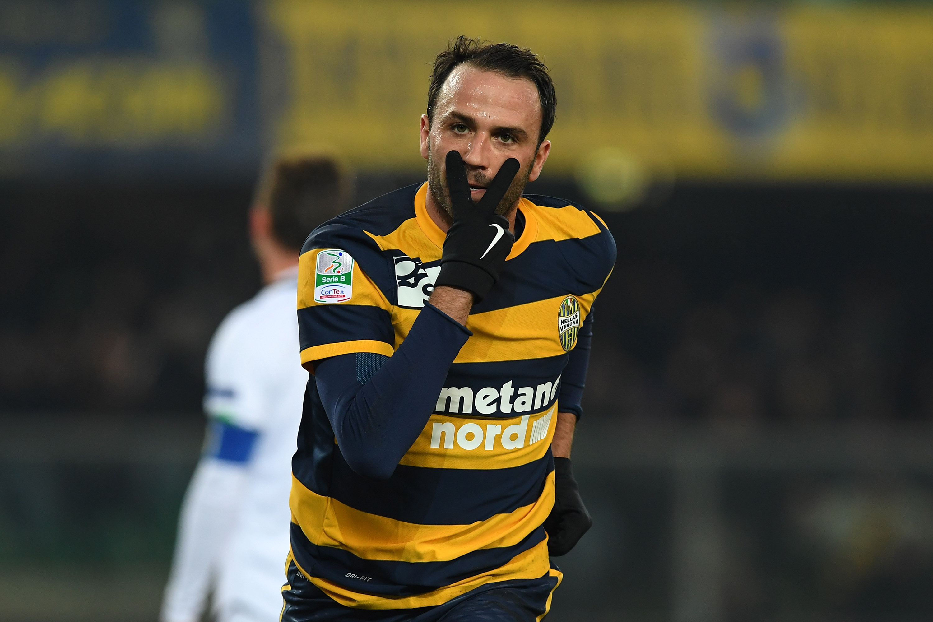 Gianluca Pazzini con la maglia dell'Hellas Verona
