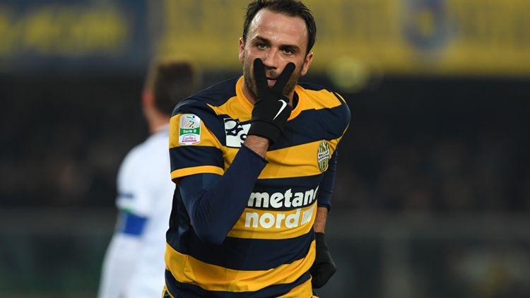 Gianluca Pazzini con la maglia dell'Hellas Verona