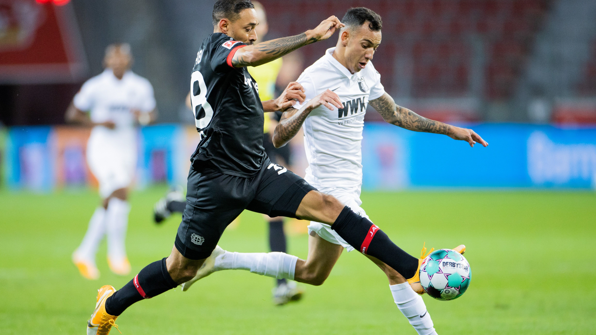 ONLY GER Bayer Leverkusen vs. FC Augsburg Karim Bellarabi Iago 26102020