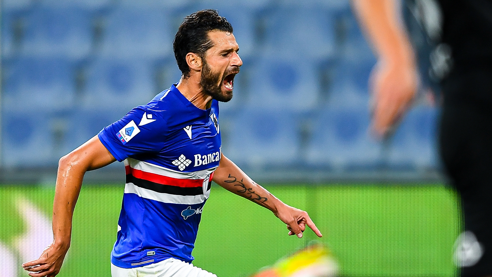 Candreva esulta dopo il gol allo Spezia