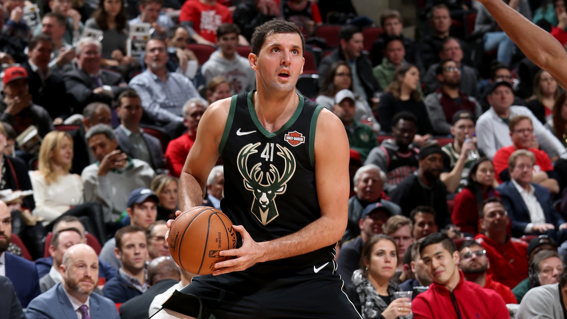 Nikola Mirotic con i Milwaukee Bucks