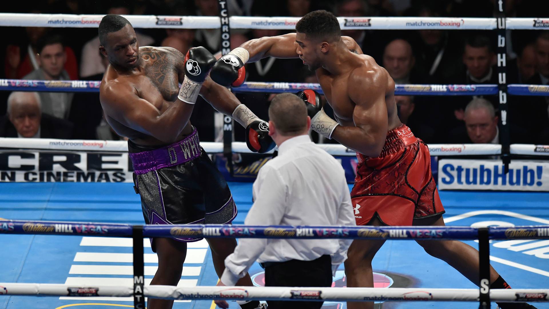 Anthony Joshua right hand Dillian Whyte_12122015