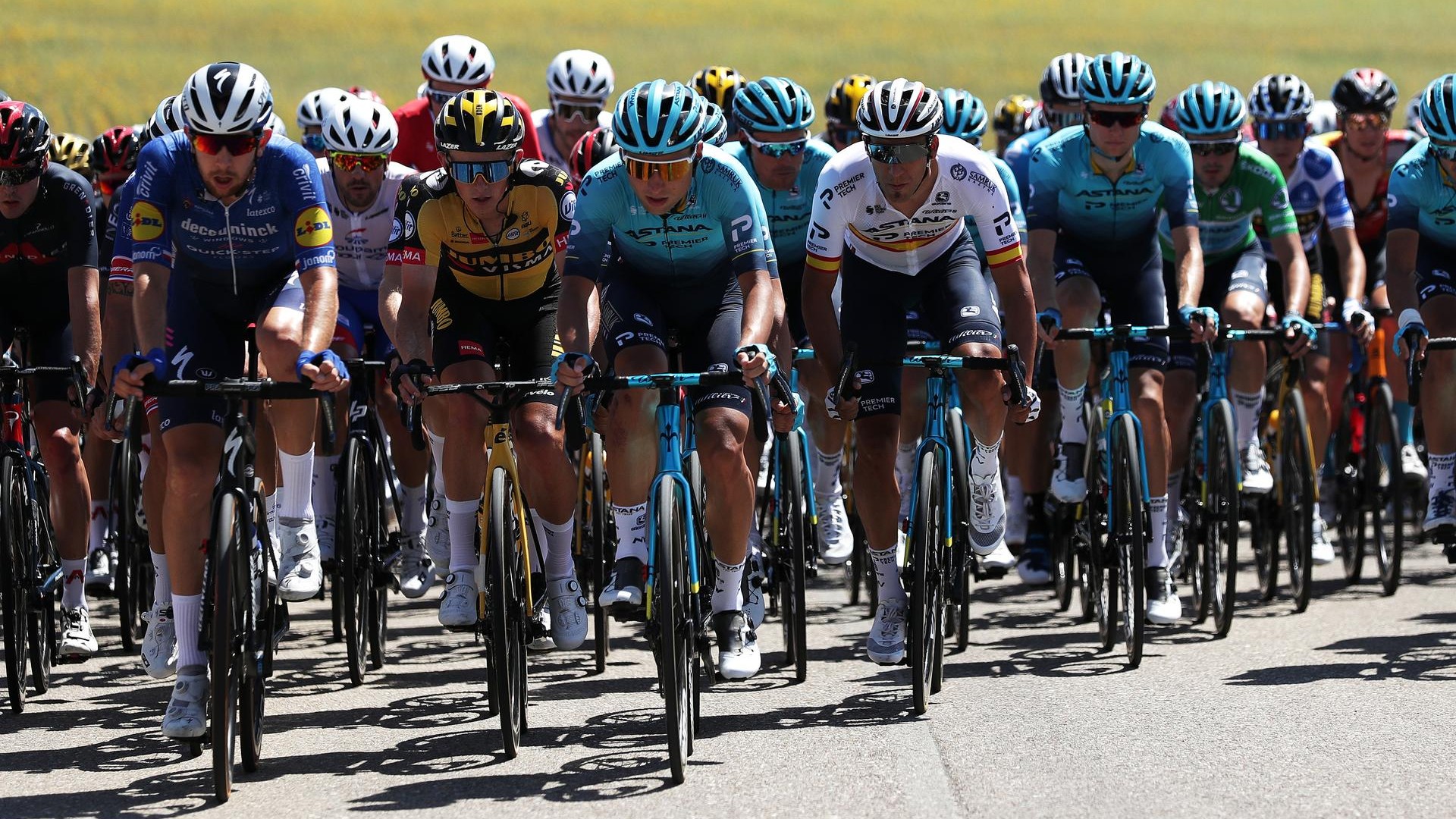 Ciclismo, gruppo in marcia