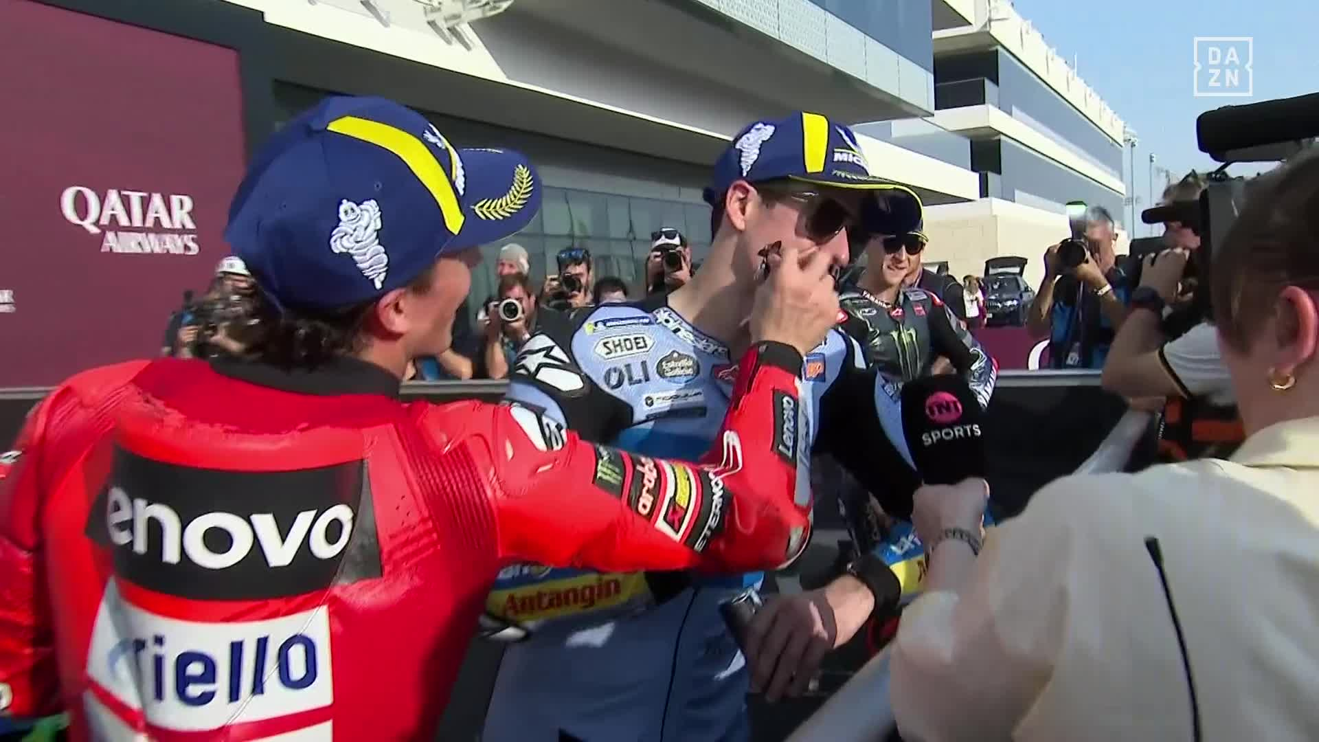 Marc Márquez Álex Márquez, guerra de pegatinas, GP Qatar 2025