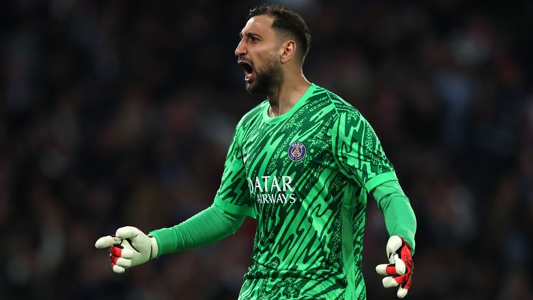 Gigio Donnarumma esulta per la vittoria del PSG