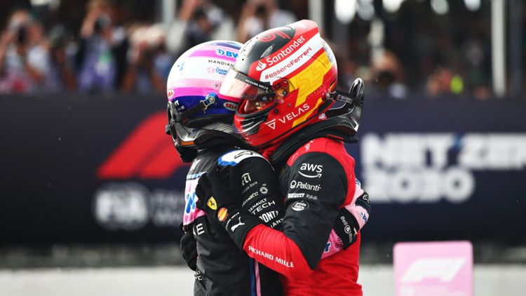 Fernando Alonso, Carlos Sainz, Scuderia Ferrari, Alpine F1 Team, Formula 1 2022