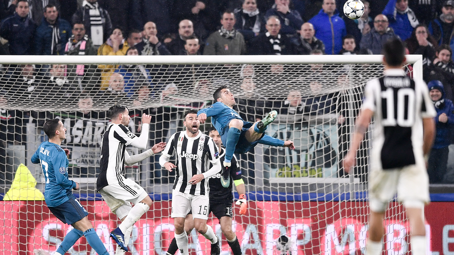 Il gol in rovesciata di CR7 alla Juve