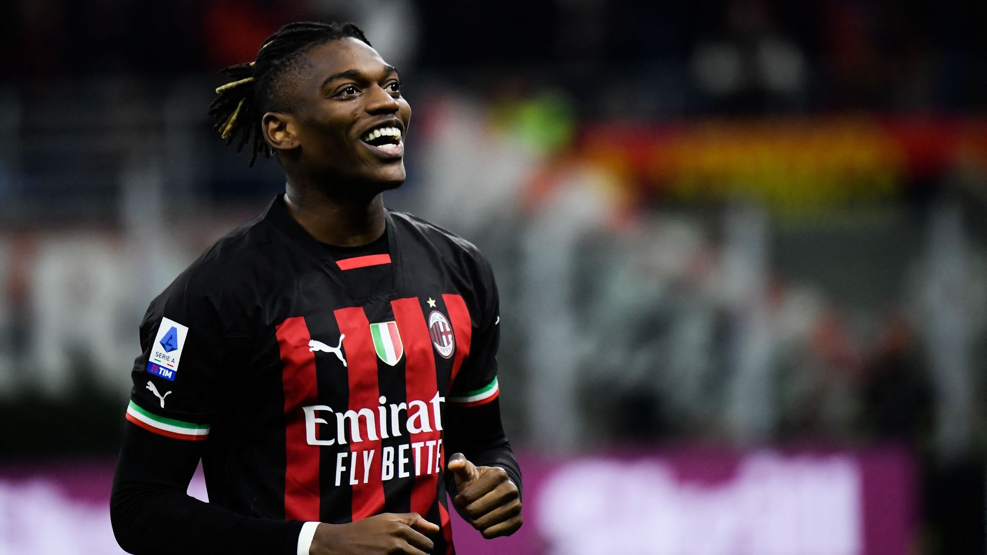 Leao con la maglia del Milan