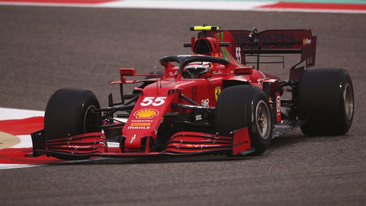 Carlos Sainz en su nuevo Ferrari