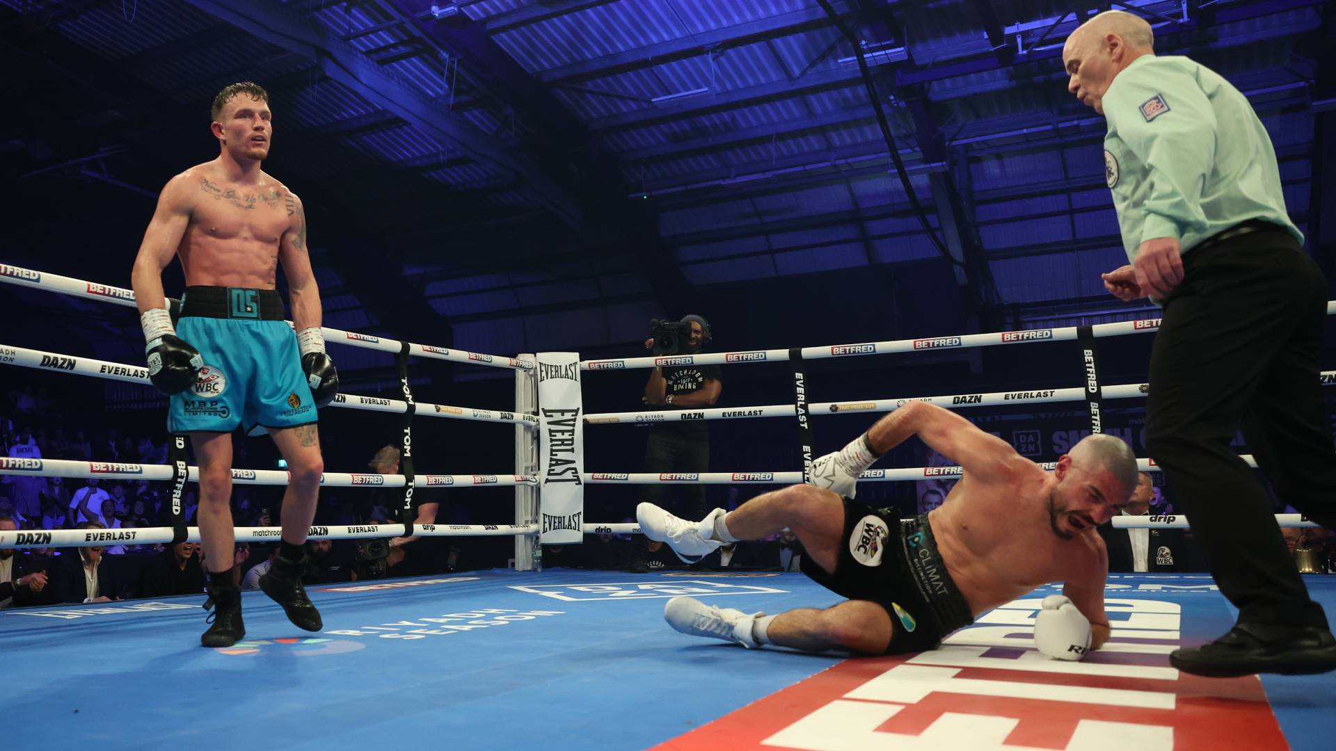 Dalton Smith knocks down Mathieu Germain_19042025