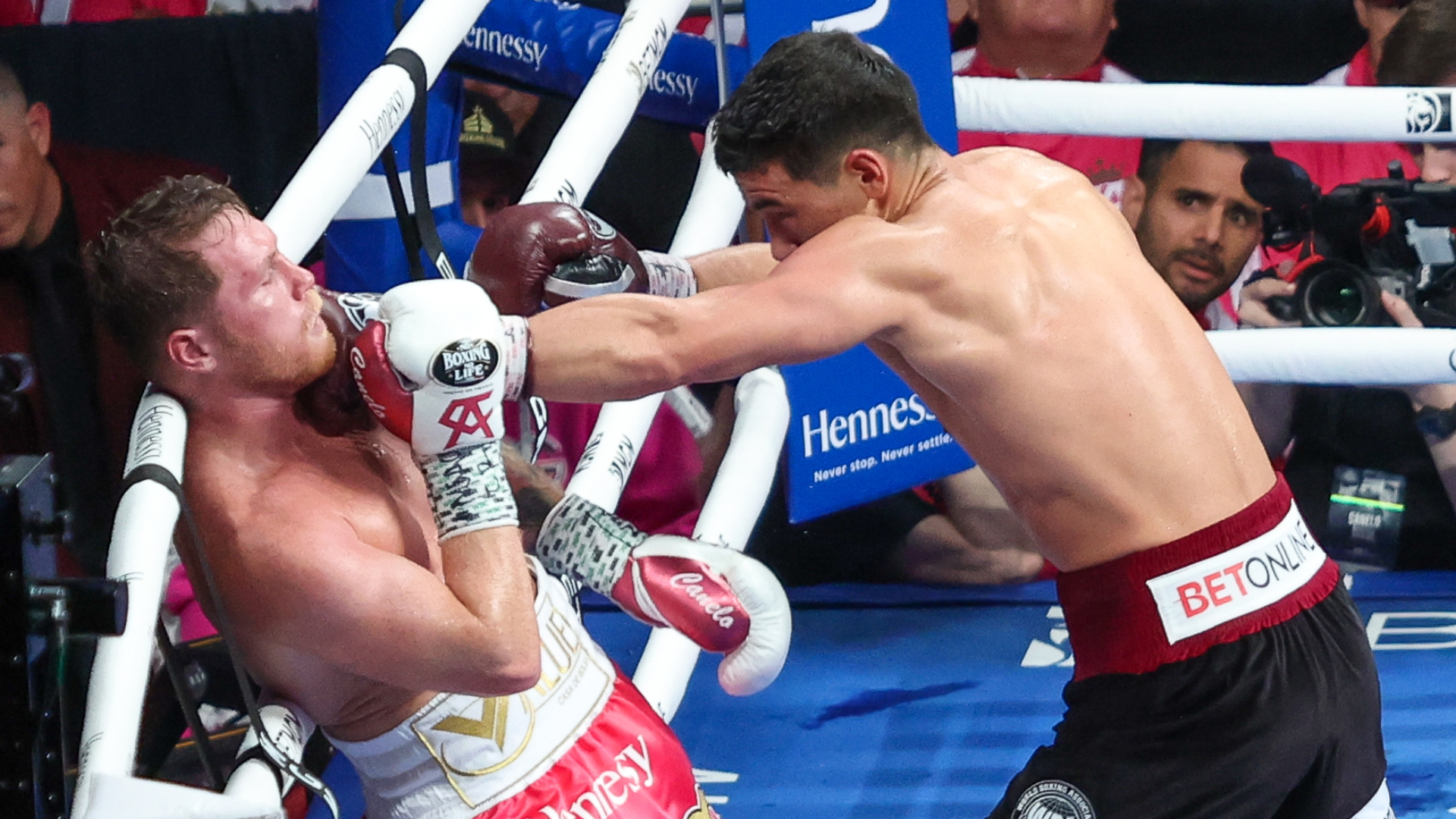 bivol-canelo-matchroom-ftr