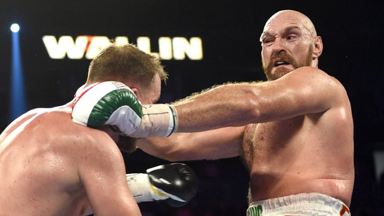 Tyson Fury e Otto Wallin durante un incontro di boxe