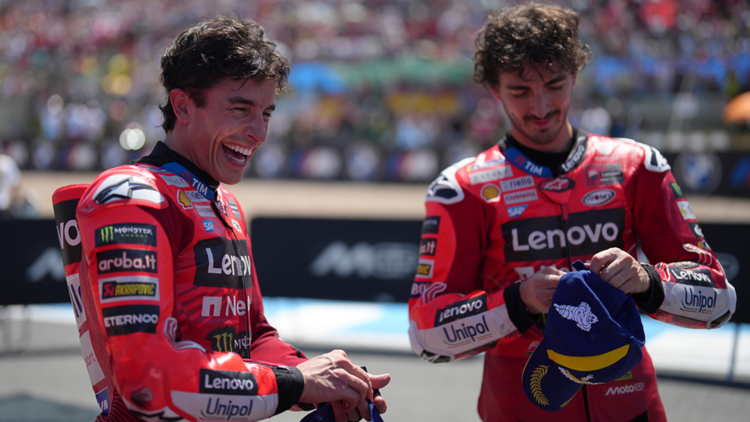 Pecco Bagnaia Marc Márquez Ducati 2025