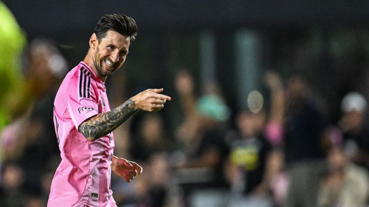 Leo Messi sorride ed esulta