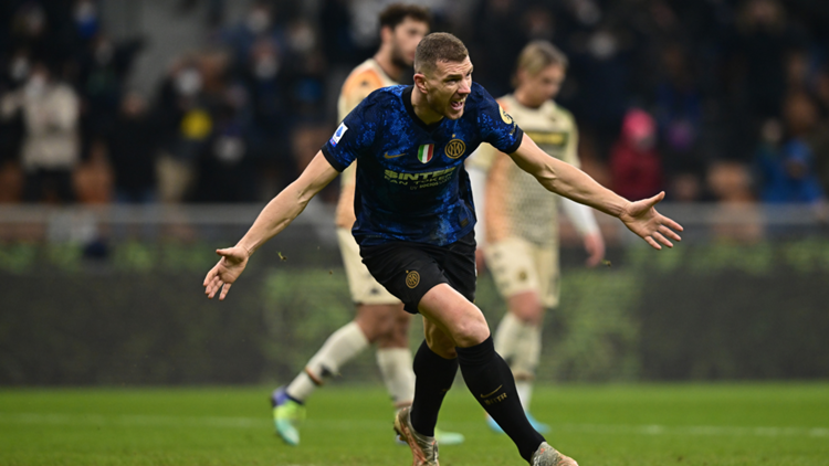 Inter-Venezia, gol di Dzeko