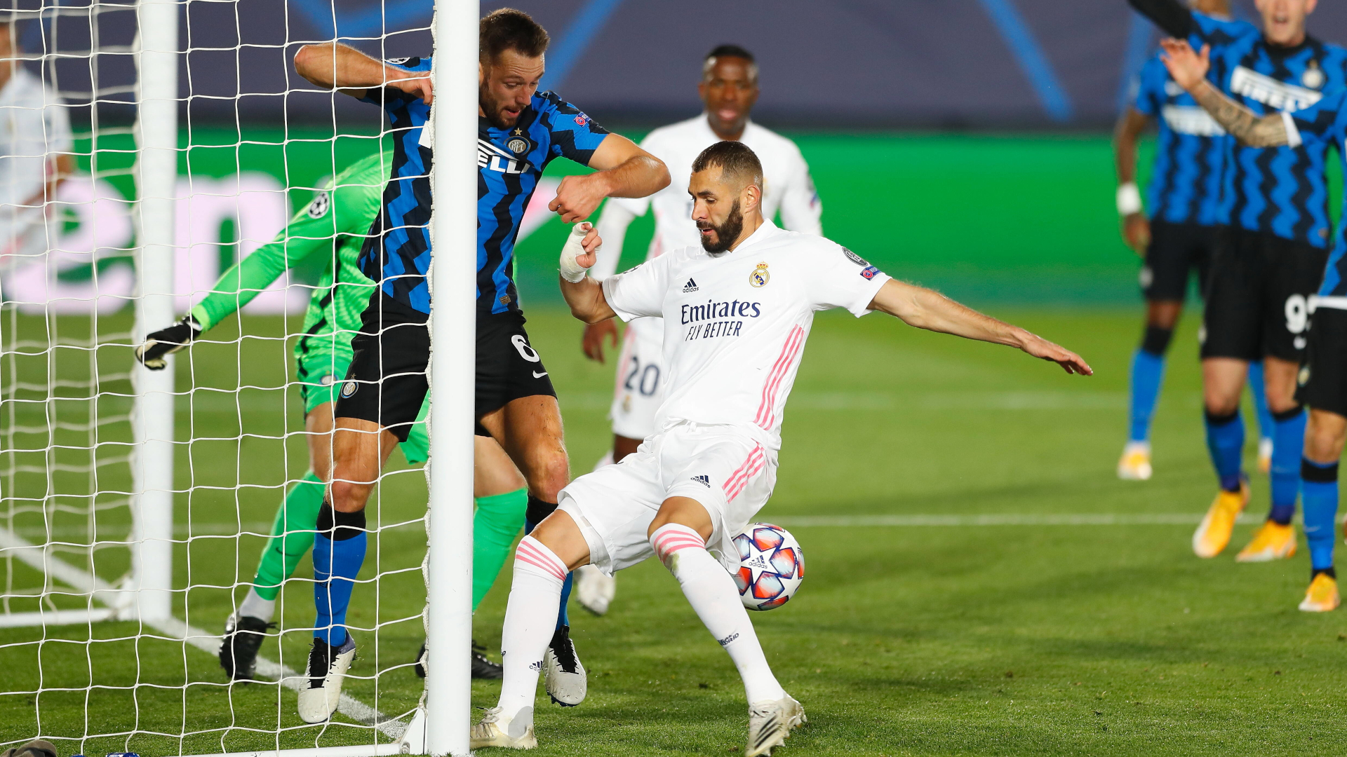 ONLY GERMANY Real Madrid Inter Mailand Champions League Karim Benzema Stefan de Vrij 03112020