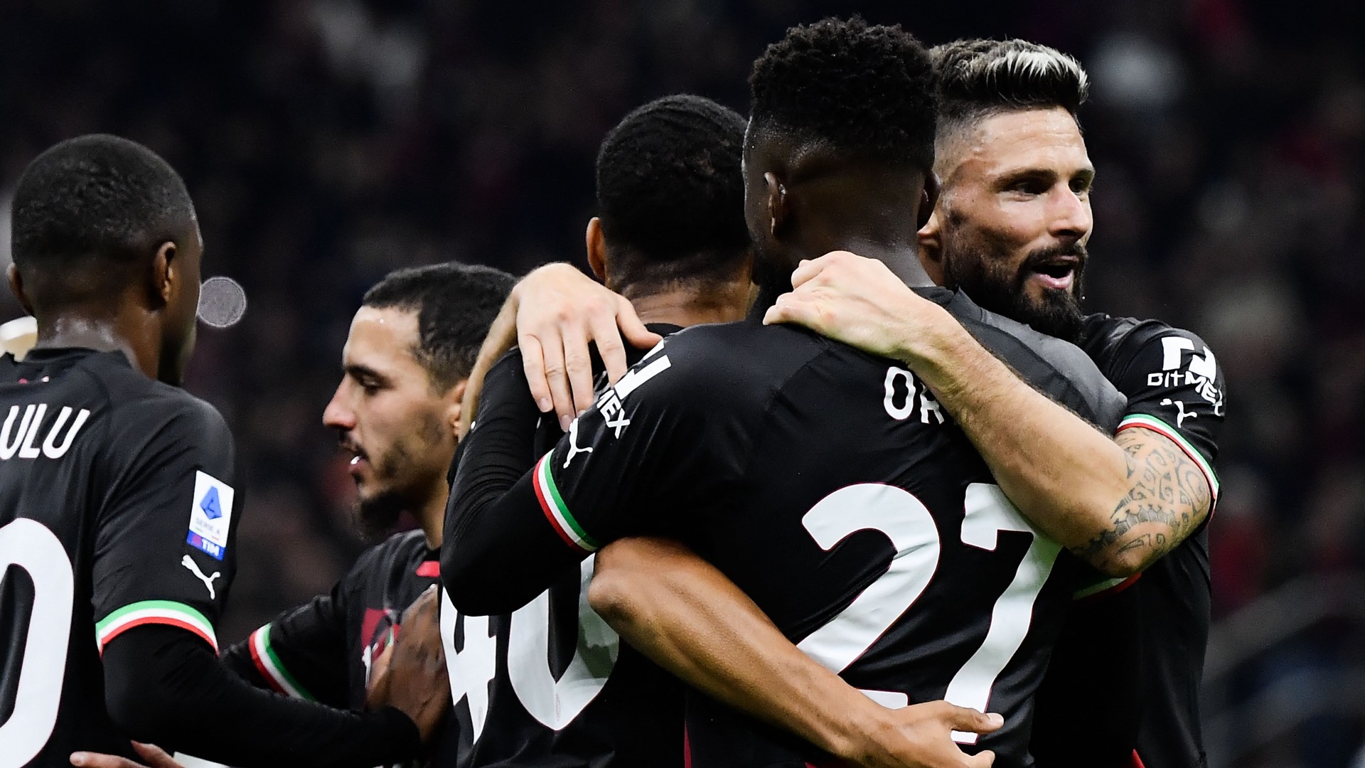 Festa Milan dopo il successo sulla Fiorentina