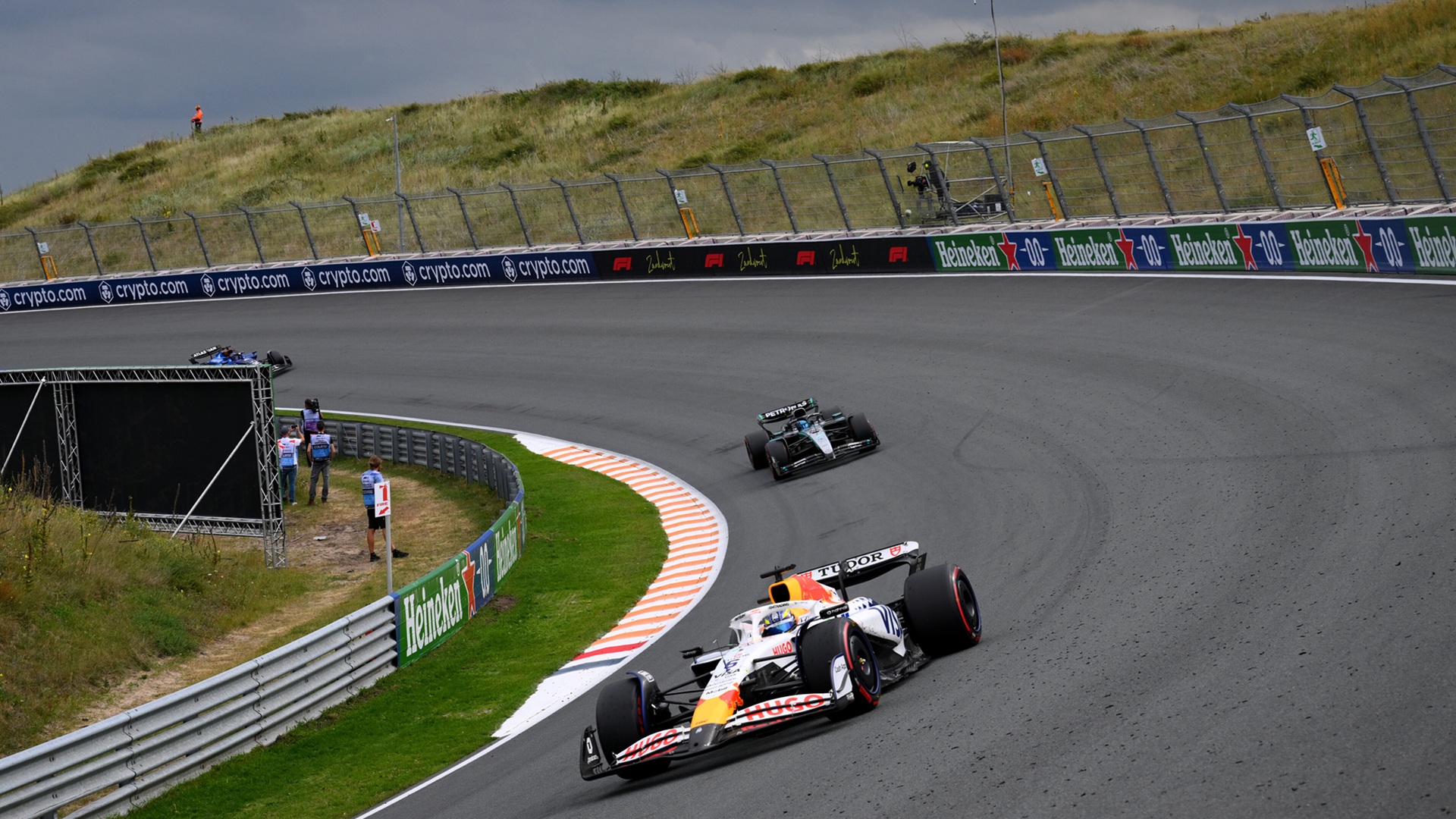 2025-08-31 Isack Hadjar Russell F1 Formula 1