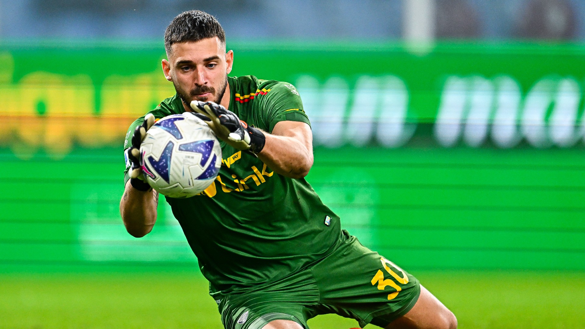 Wladimiro Falcone portiere del Lecce