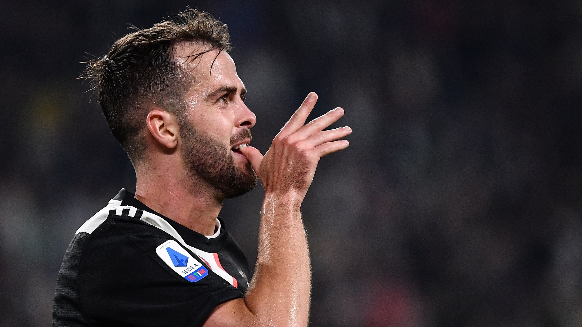 miralem-pjanic-juventus-2019-20