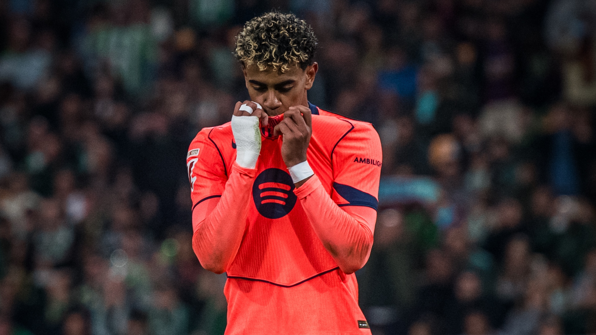 Lamine Yamal camiseta suplente