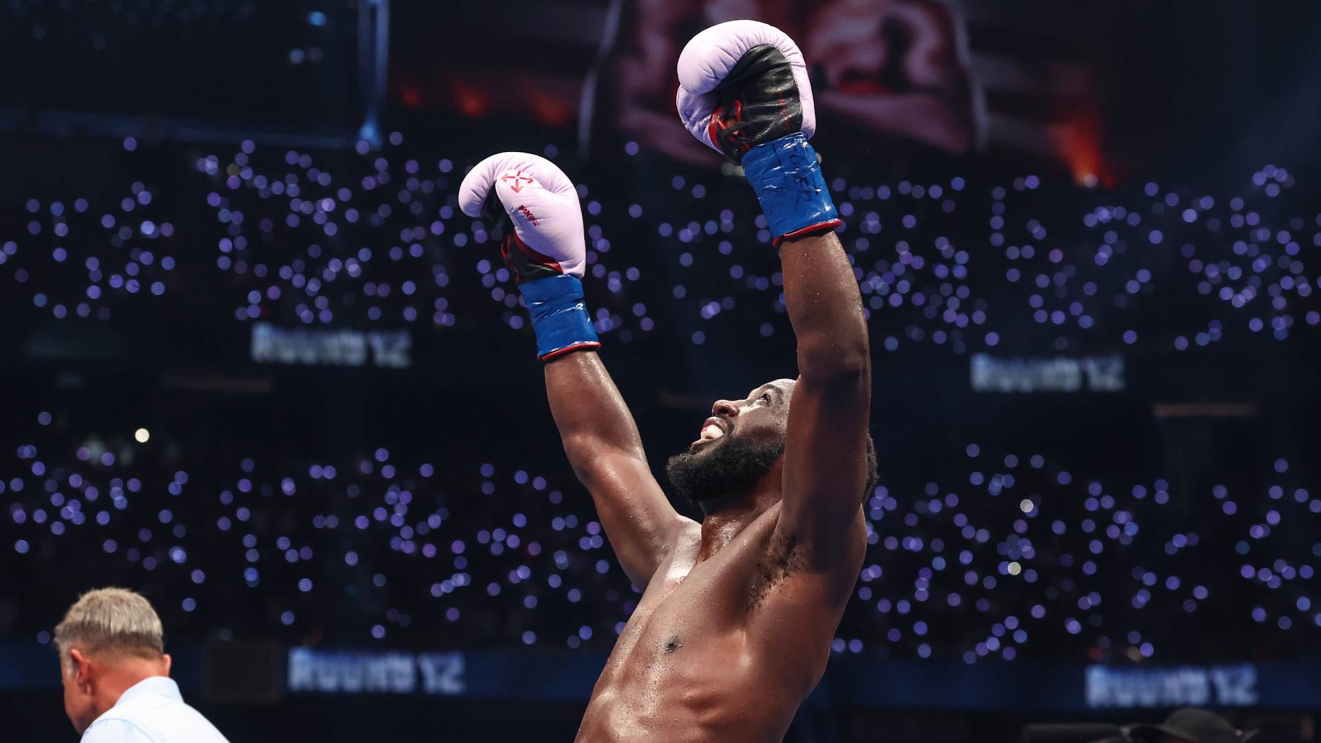 Terence Crawford reacts after defeating Canelo Alvarez for the Undisputed & Ring Magazine Super Middleweight Championship
